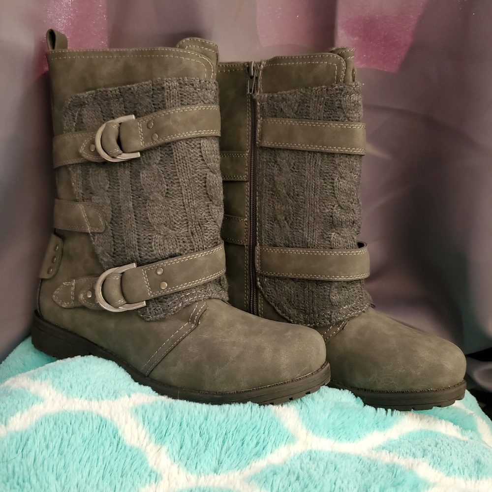 Grey boots